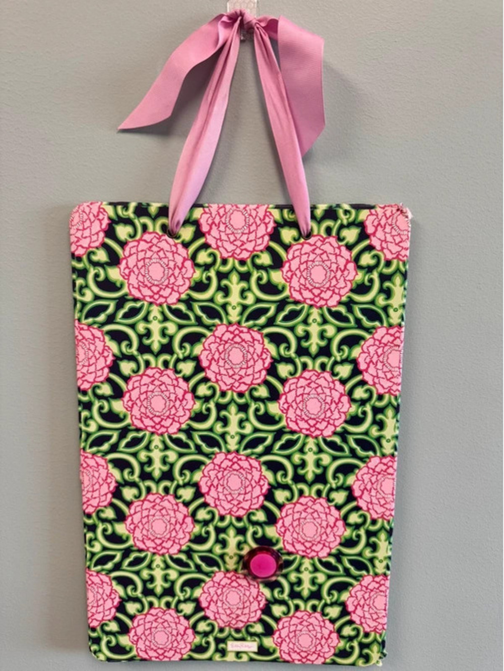 Lilly Pulitzer Floral Magnetic Hanging Memo Board Wall Organizer Ribbon Handle